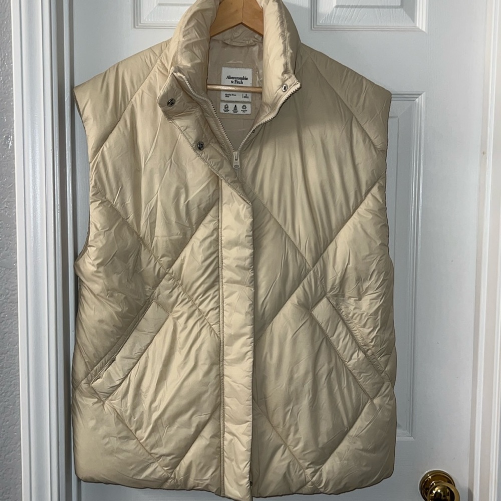 Abercrombie & Fitch Puffer Vest